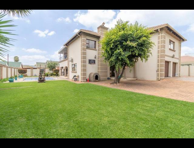 5 BEDROOM HOUSE FOR SALE IN VERWOERDPARK